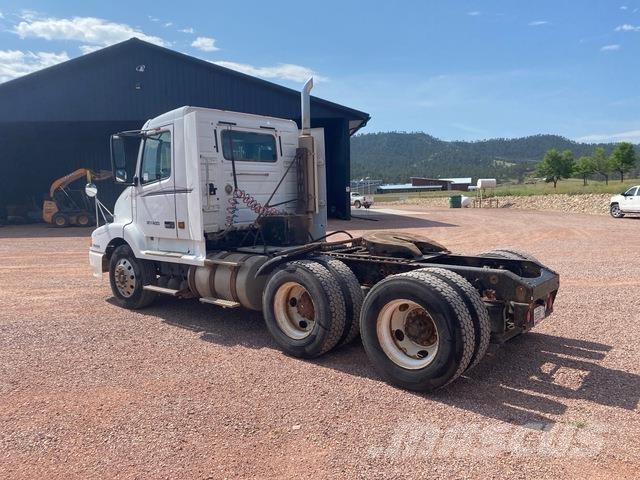 Volvo VNL64T Cabezas tractoras
