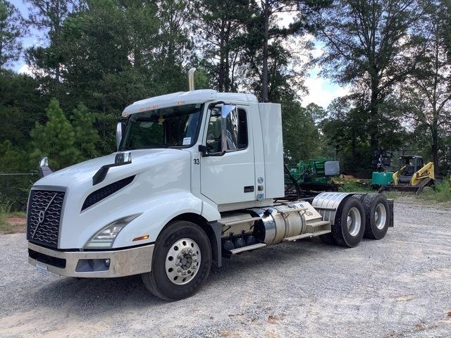 Volvo VNL64T Cabezas tractoras