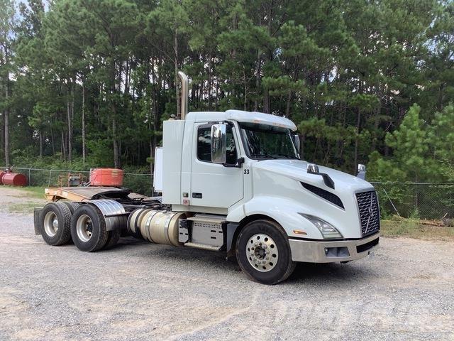 Volvo VNL64T Cabezas tractoras