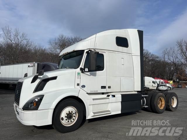 Volvo VNL670 Cabezas tractoras