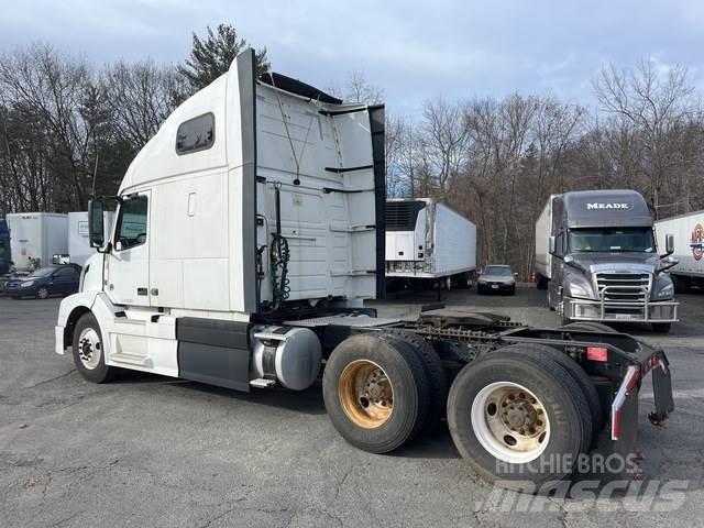 Volvo VNL670 Cabezas tractoras