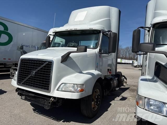 Volvo VNM Cabezas tractoras
