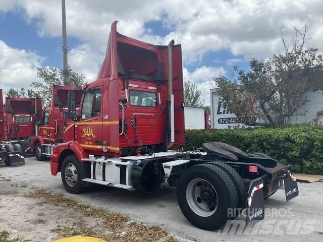 Volvo VNM Cabezas tractoras