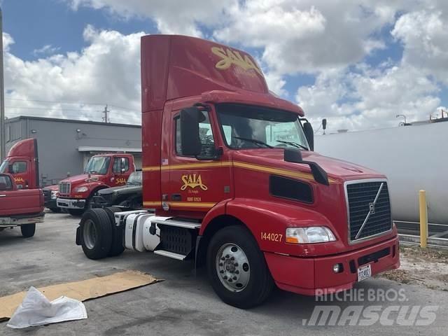 Volvo VNM Cabezas tractoras