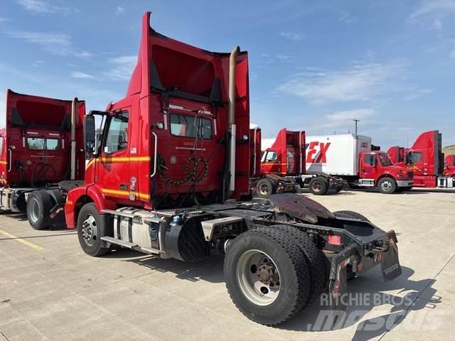 Volvo VNM Cabezas tractoras