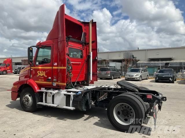 Volvo VNM Cabezas tractoras
