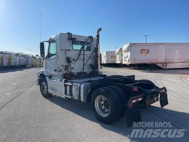 Volvo VNM Cabezas tractoras