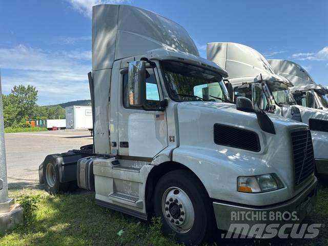 Volvo VNM Cabezas tractoras