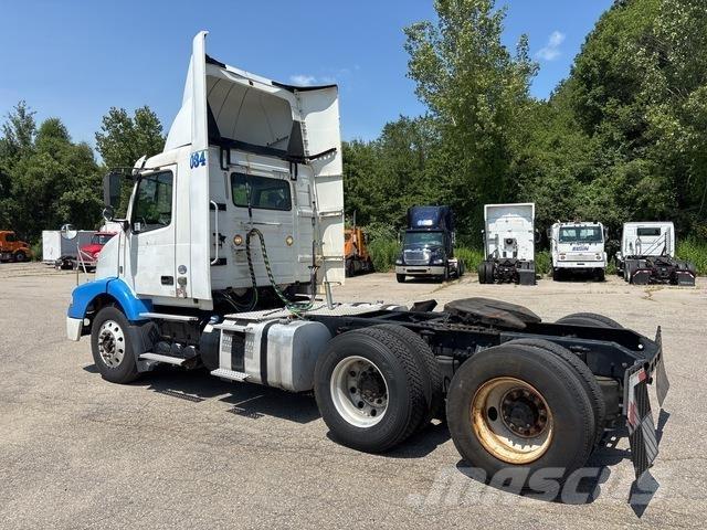 Volvo VNM Cabezas tractoras