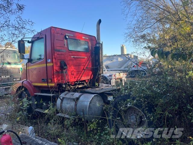 Volvo VNM200 Cabezas tractoras