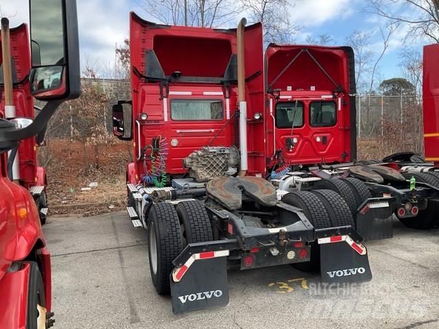 Volvo VNM42T Cabezas tractoras