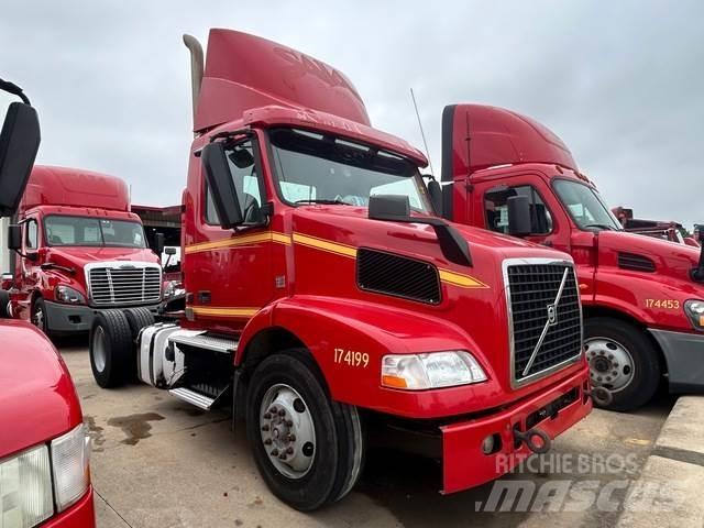 Volvo VNM42T Cabezas tractoras