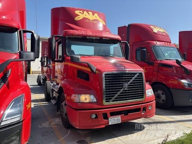 Volvo VNM42T Cabezas tractoras