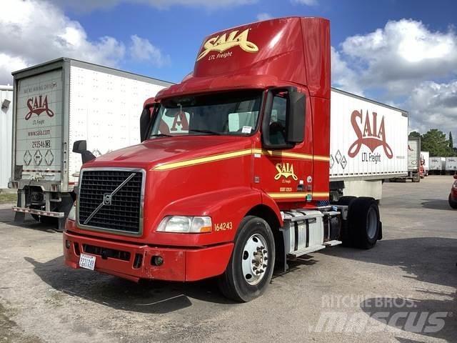 Volvo VNM42T Cabezas tractoras