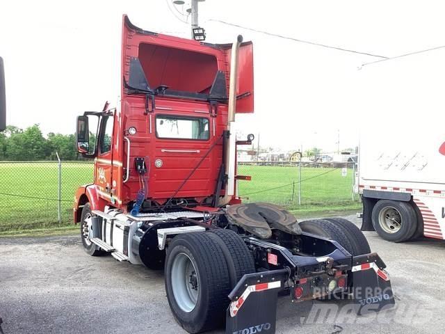 Volvo VNM42T Cabezas tractoras