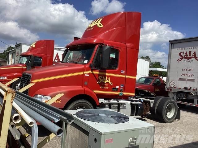 Volvo VNM42T Cabezas tractoras