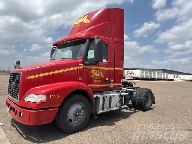 Volvo VNM42T Cabezas tractoras