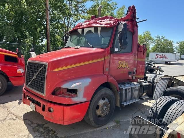 Volvo VNM42T Cabezas tractoras
