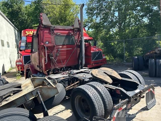 Volvo VNM42T Cabezas tractoras
