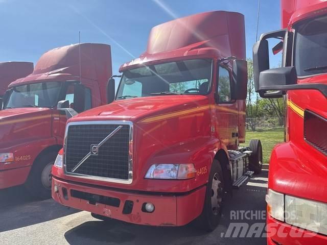 Volvo VNM42T Cabezas tractoras