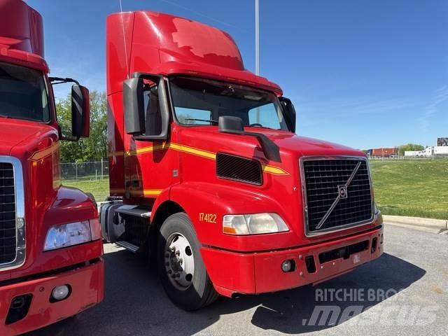 Volvo VNM42T Cabezas tractoras