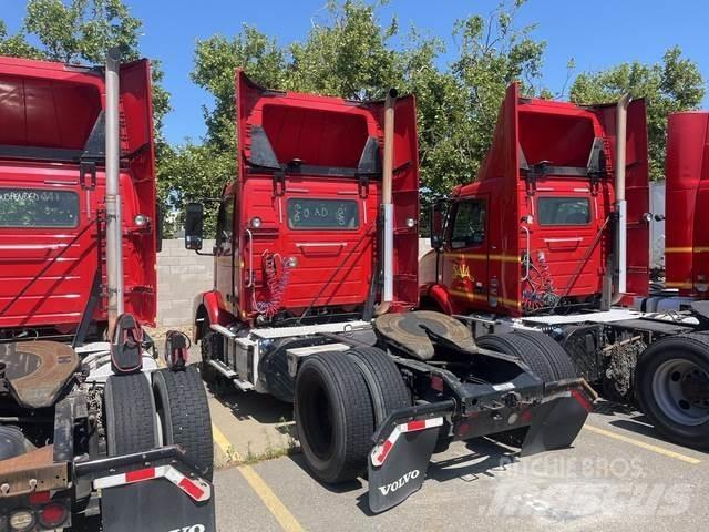 Volvo VNM42T Cabezas tractoras