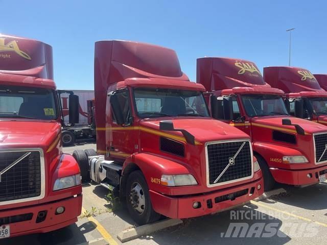 Volvo VNM42T Cabezas tractoras