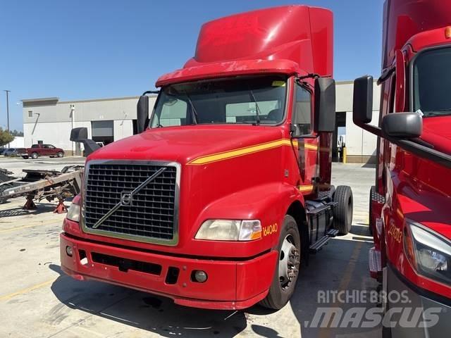 Volvo VNM42T Cabezas tractoras