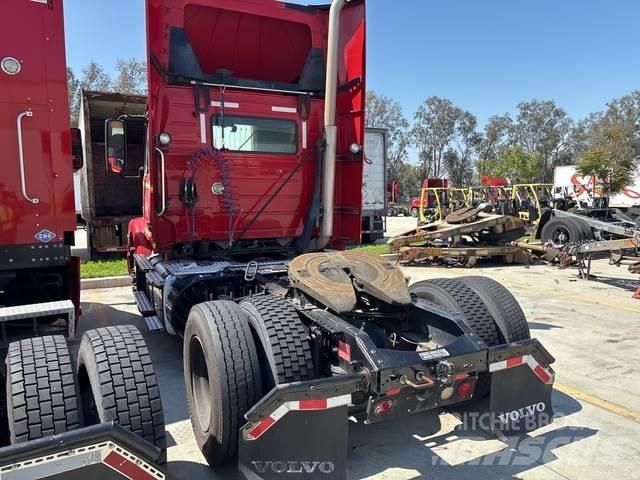 Volvo VNM42T Cabezas tractoras