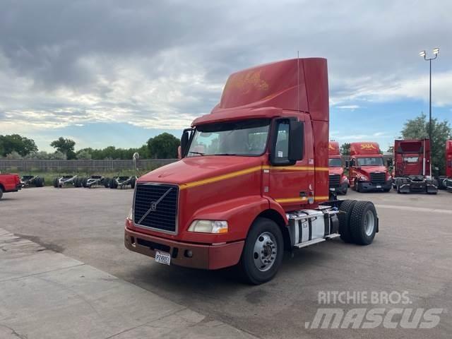 Volvo VNM42T Cabezas tractoras