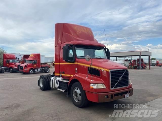 Volvo VNM42T Cabezas tractoras