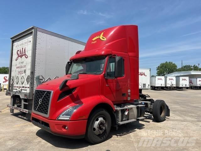 Volvo VNM42T Cabezas tractoras