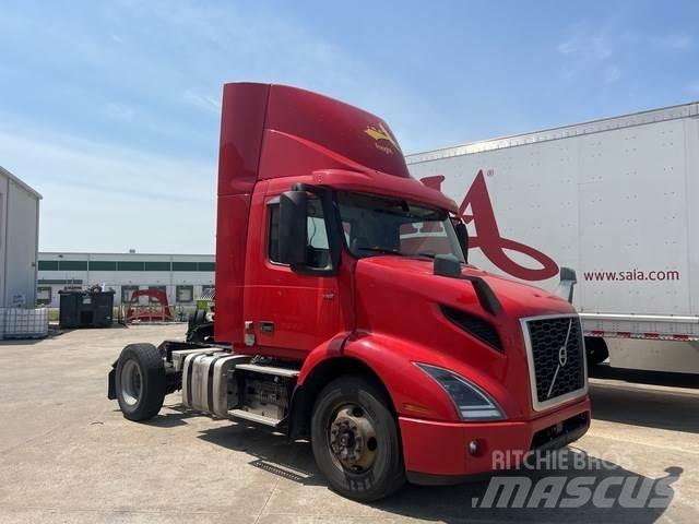 Volvo VNM42T Cabezas tractoras