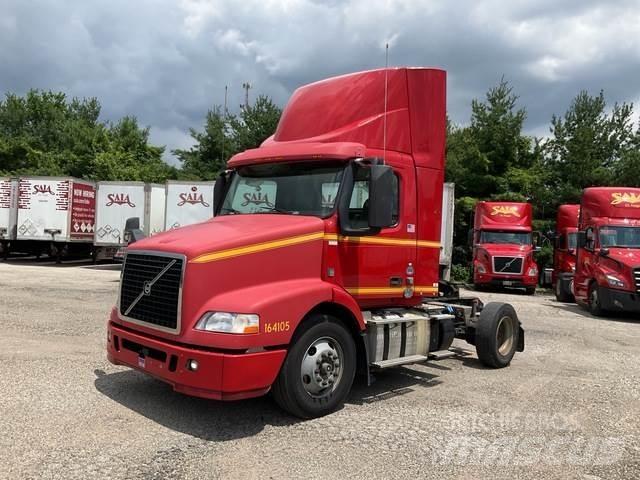 Volvo VNM42T Cabezas tractoras