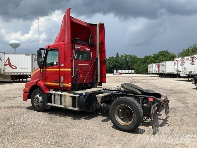 Volvo VNM42T Cabezas tractoras