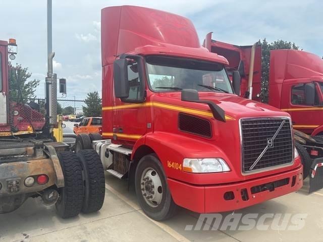 Volvo VNM42T Cabezas tractoras