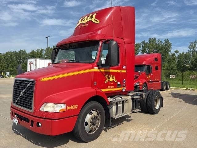 Volvo VNM42T Cabezas tractoras