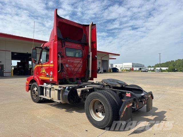 Volvo VNM42T Cabezas tractoras