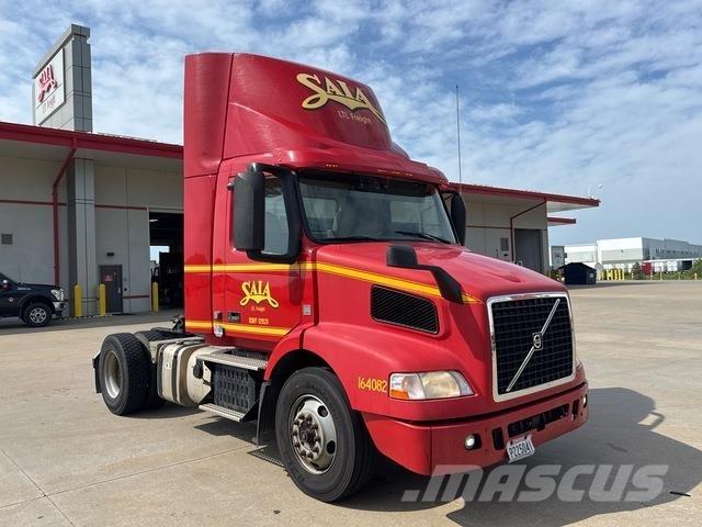 Volvo VNM42T Cabezas tractoras