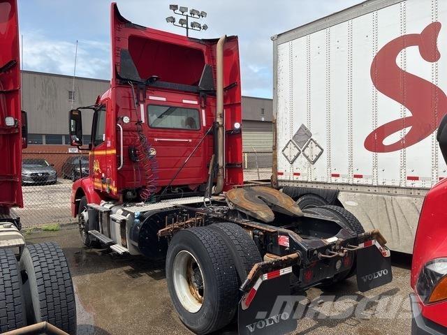 Volvo VNM42T Cabezas tractoras