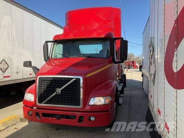 Volvo VNM42T Cabezas tractoras