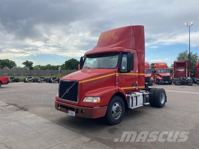Volvo VNM42T Cabezas tractoras