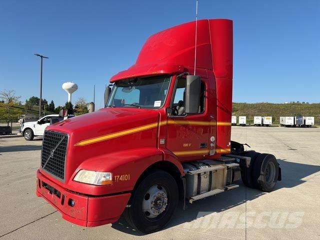 Volvo VNM42T Cabezas tractoras