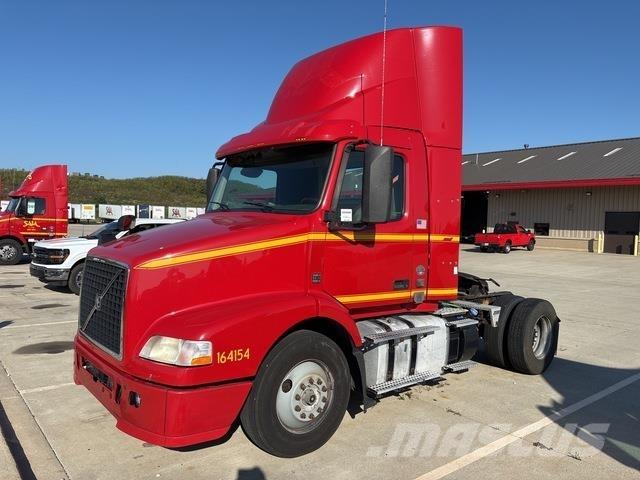 Volvo VNM42T Cabezas tractoras