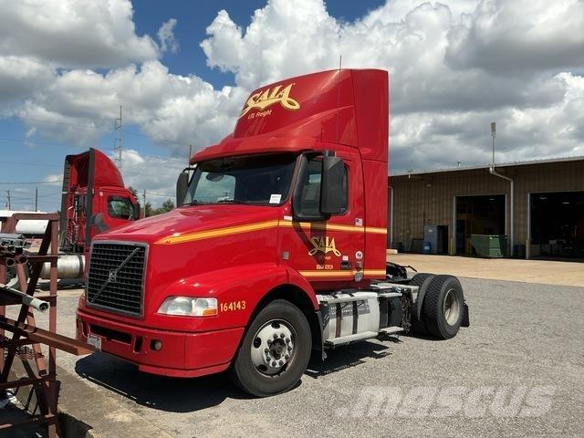 Volvo VNM42T Cabezas tractoras