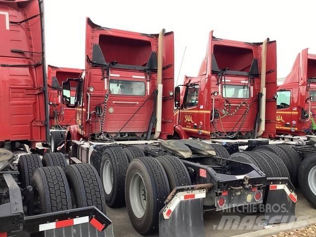 Volvo VNM64T Cabezas tractoras