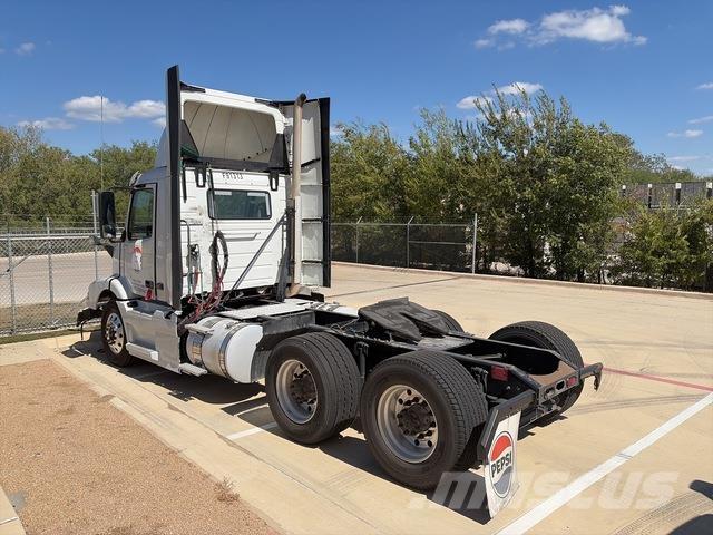 Volvo VNM64T Cabezas tractoras