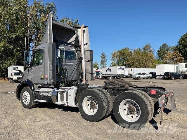 Volvo VNR 300 Cabezas tractoras