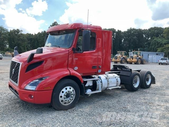 Volvo VNR300 Cabezas tractoras