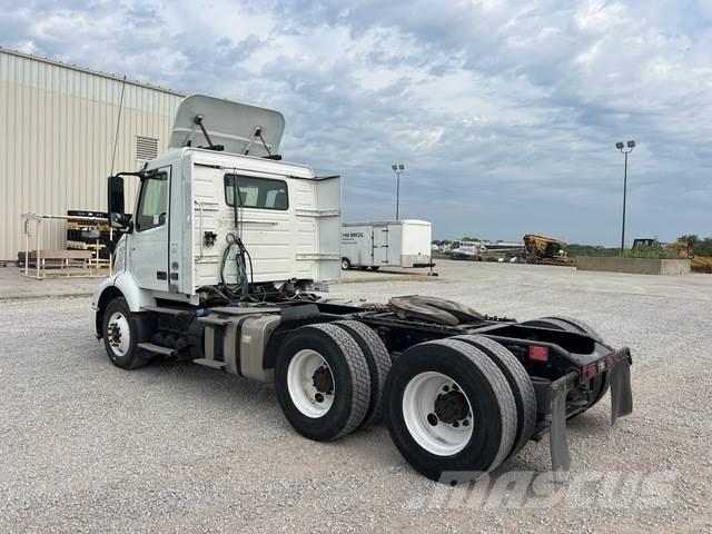 Volvo VNR64300 Cabezas tractoras